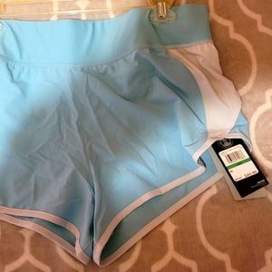 Womens size large UNDER ARMOUR keep cool running